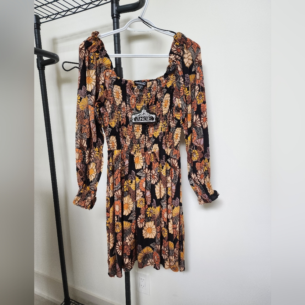 Angie casual dress BNWT medium
